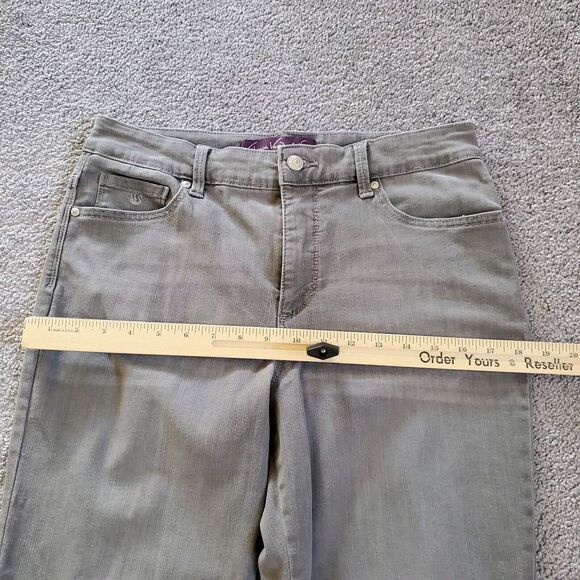 Gloria Vanderbilt Jeans Womens 10 Gray Straight Slim Denim Amanda 2.0 Short - Picture 9 of 15